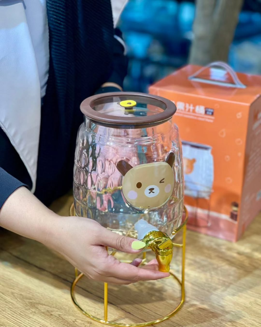 Coleman Bear Beverage Dispensers Gold Metal Stand 3.2 Liter 8 Coleman Bear Beverage Dispensers Gold Metal Stand 3.2 Liter