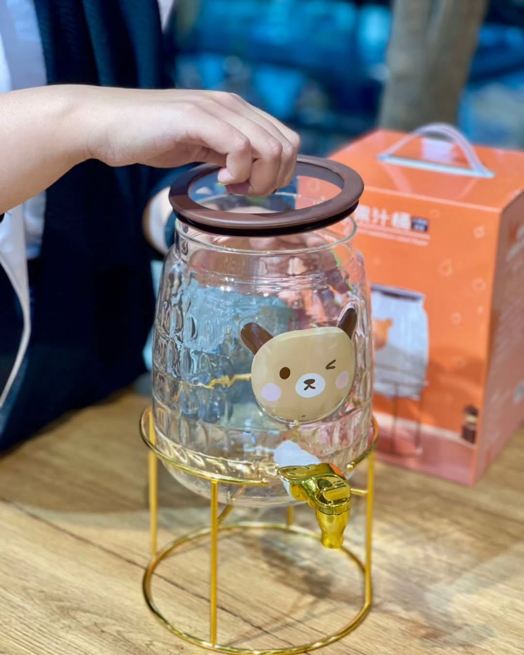 Coleman Bear Beverage Dispensers Gold Metal Stand 3.2 Liter 9 Coleman Bear Beverage Dispensers Gold Metal Stand 3.2 Liter