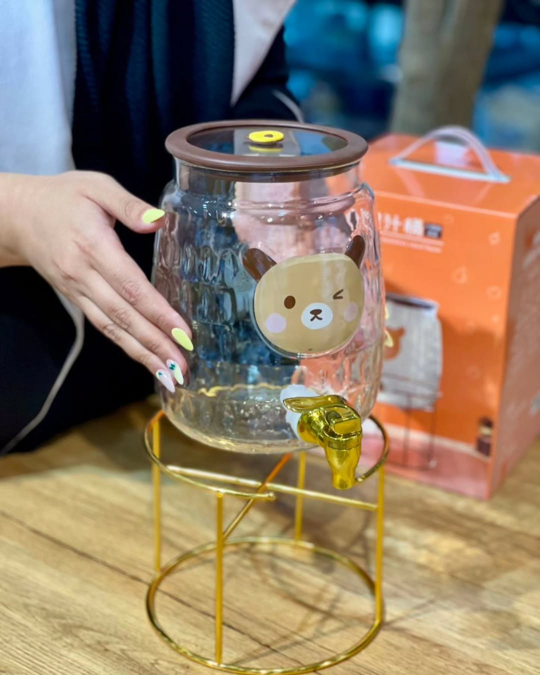 Coleman Bear Beverage Dispensers Gold Metal Stand 3.2 Liter 4 Coleman Bear Beverage Dispensers Gold Metal Stand 3.2 Liter