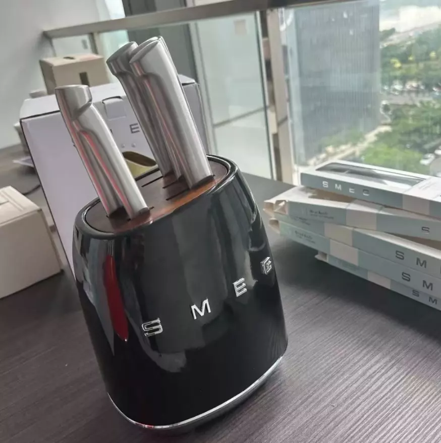 Smeg Knife Set Stainless Steel 7-Piece 13 Smeg Knife Set Stainless Steel 7-Piece