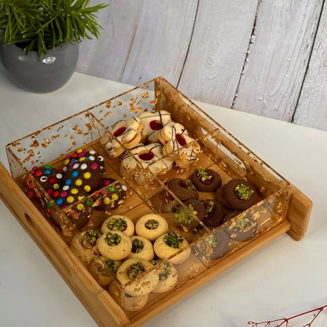 Acrylic 4 And 6 Compartment Nuts Or Snacks Tray