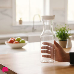 Square Carafes Plastic Juice Carafe with Lids 1 Ltr Water Bottle, Milk Container Clear Beverage Containers for Fridge