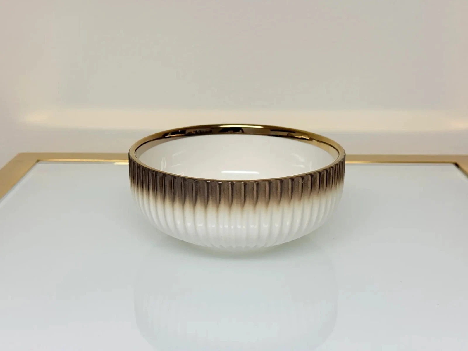 32-Piece Gradient Ceramic Dinnerware Set With Gold Trim