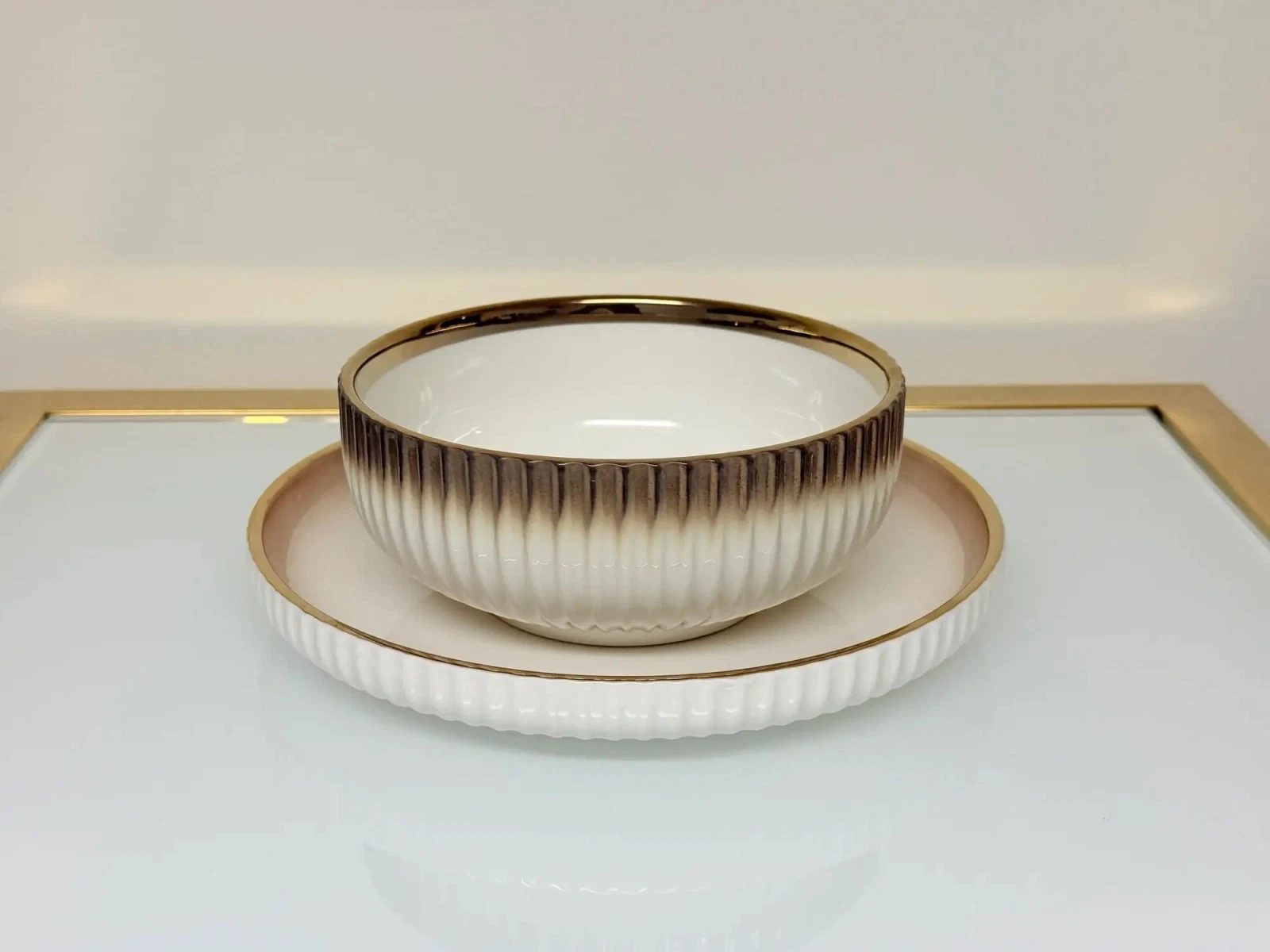 32-Piece Gradient Ceramic Dinnerware Set With Gold Trim 19 32-Piece Gradient Ceramic Dinnerware Set With Gold Trim