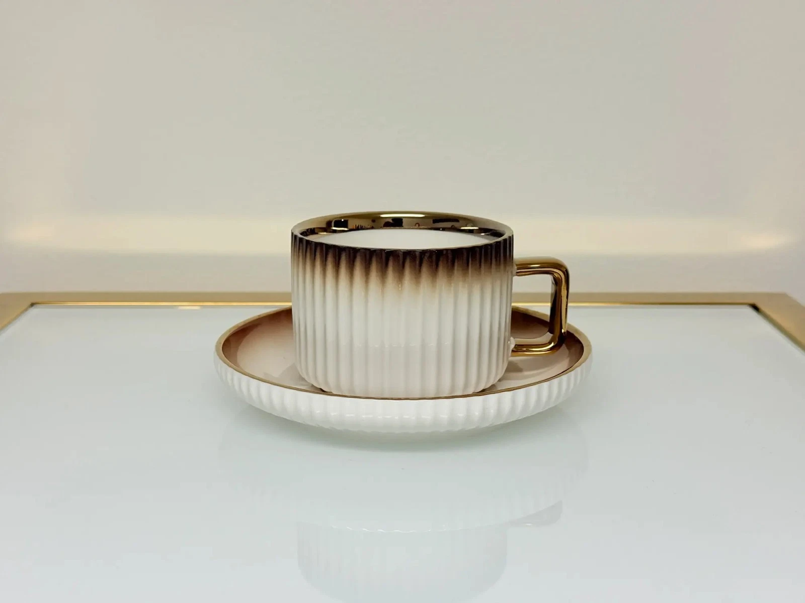 32-Piece Gradient Ceramic Dinnerware Set With Gold Trim 20 32-Piece Gradient Ceramic Dinnerware Set With Gold Trim