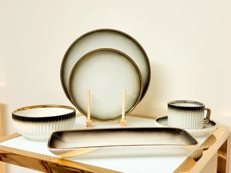 32-Piece Gradient Ceramic Dinnerware Set With Gold Trim 13 32-Piece Gradient Ceramic Dinnerware Set With Gold Trim