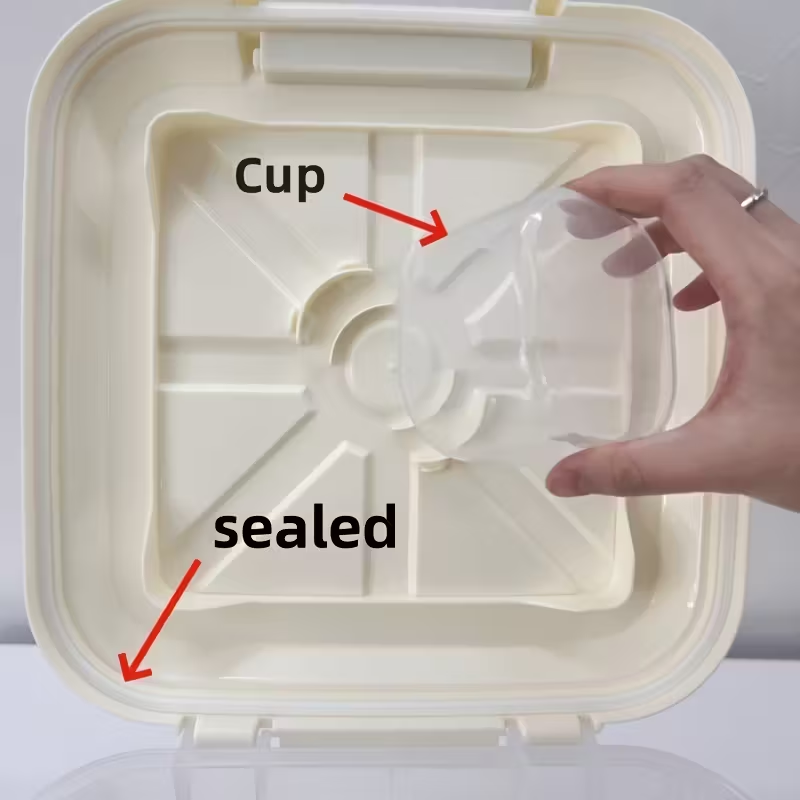 Rice Barrel With Wheels And Measuring Cup 30Ltr