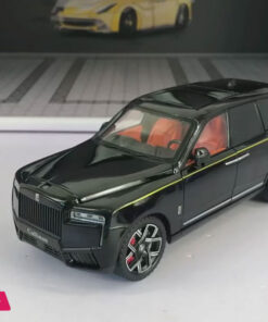 1:24 Rolls Royce Cullinan Alloy Fashionable Sedan Model Car - Image 9