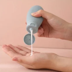 3Pcsset Travel Refillable Cosmetic Containers 60Ml Travel Bottles Set Mini Squeeze Bottles For Toiletries Shampoo Conditioner