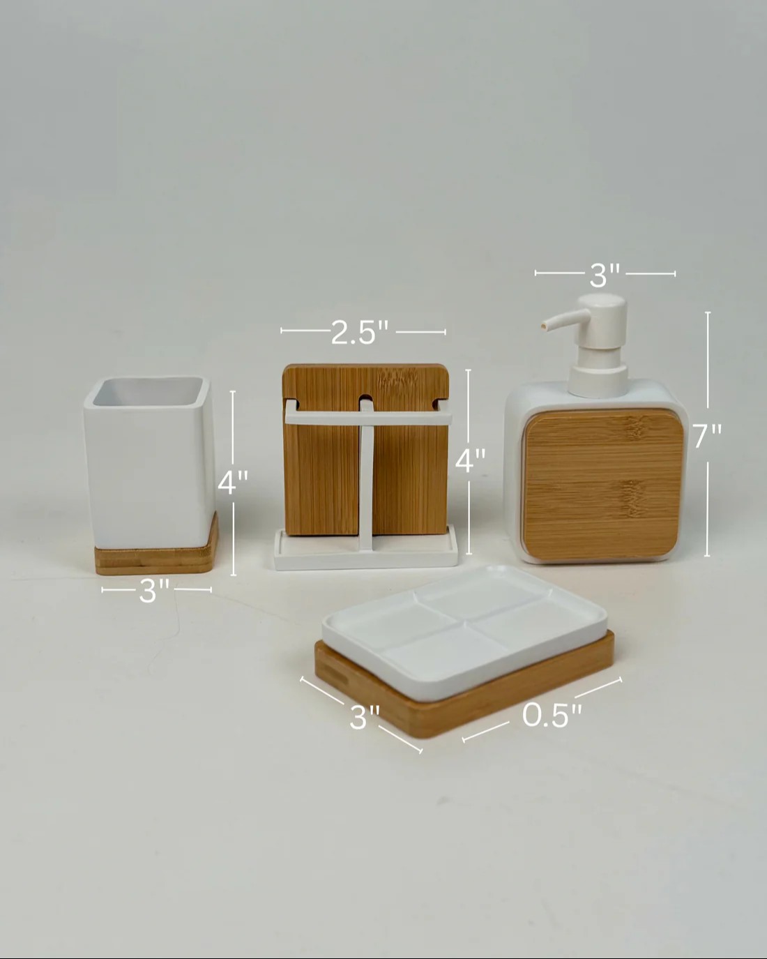 classic-bathroom-essentials-set-poly-resin