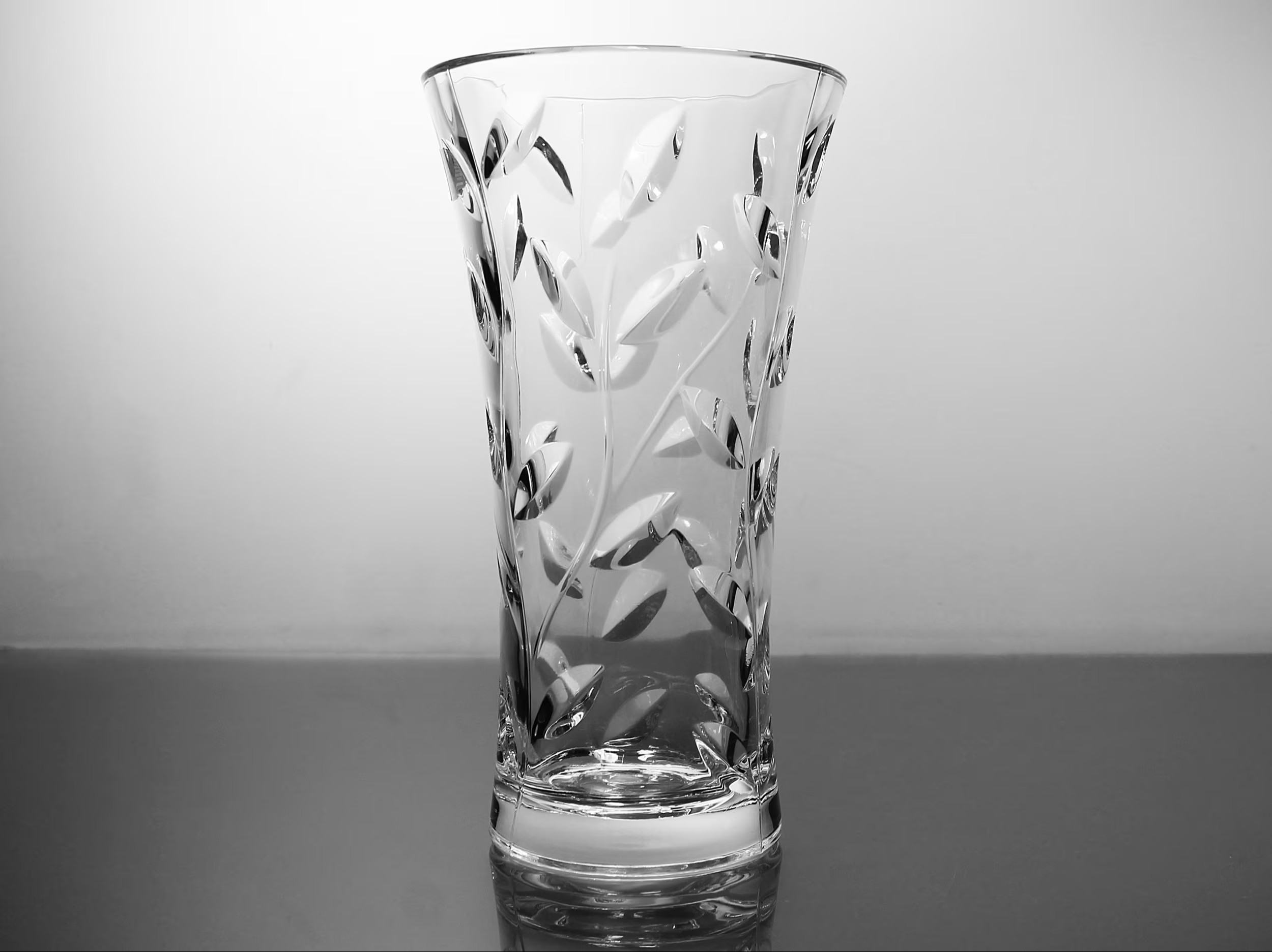 Rcr Crystal Laurus Flower Vase 10 Inch – 257670 14 Rcr-Crystal-Laurus-Flower-Vase-10-Inch-&Ndash;-257670
