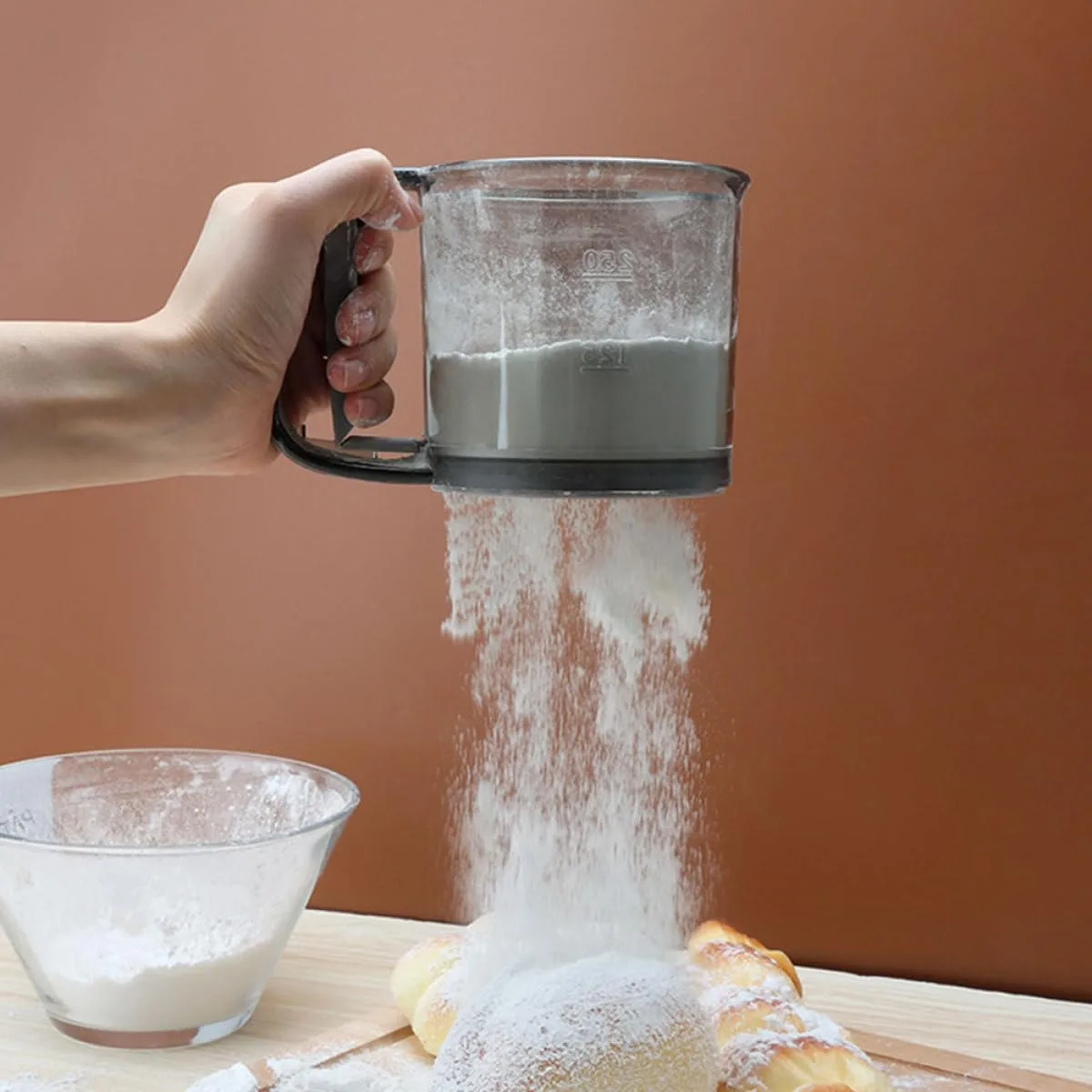 Hand Operated Flour Sieve Cup, PP Baking Sifter for Cocoa Sugar