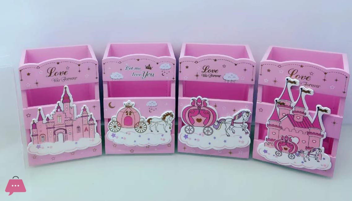 wooden-cartoon-carriage-castle-pen-holder