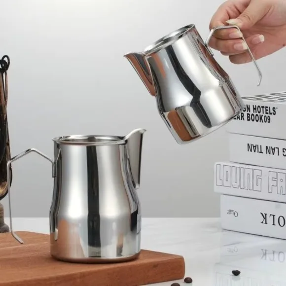 Italian Style Milk Frothing Pitcher Steaming Pitchers Professional Milk Foam Jug Latte Art Making Tools 500ml / 700ml