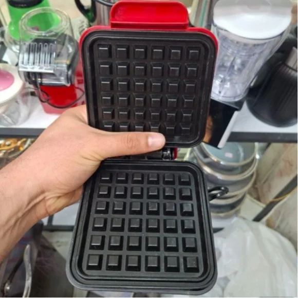 Mini Square Waffle Maker with Non-Stick Granite Plate thumbnail 2