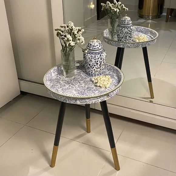 Plastic Serving Tray with 3 Legs Decorative Coffee Table with Handles